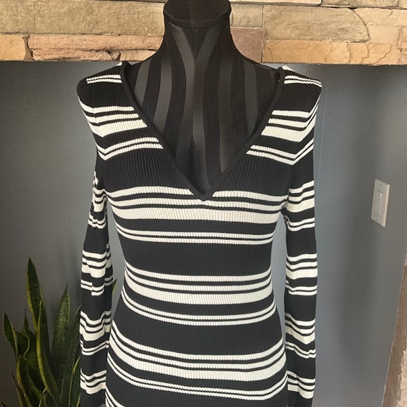 Kendall & Kylie Stretch Knit Bodycon Sweater Dress Preppy Stripe Black White L - Picture 3 of 10